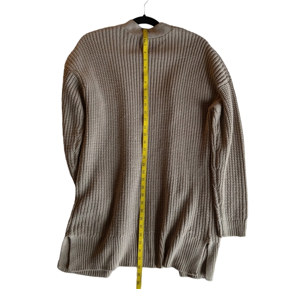 Cozy knit beige button up cardigan with pockets | DIVIDED - Picture 2 of 11